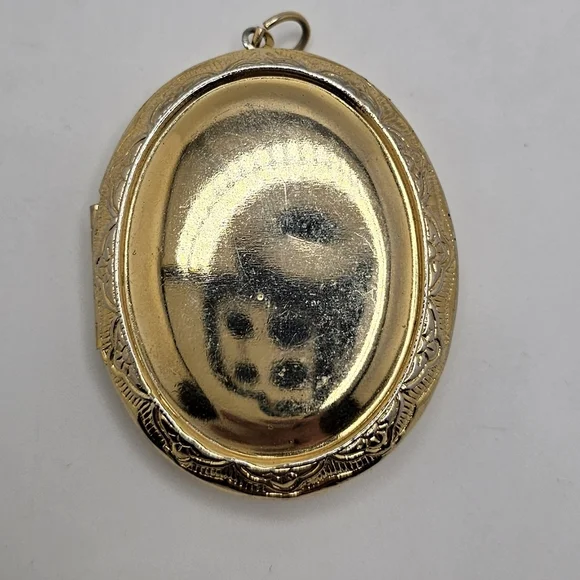 Charm - Picture 7 of 8